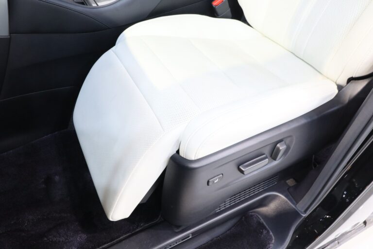 助手席のオットマン