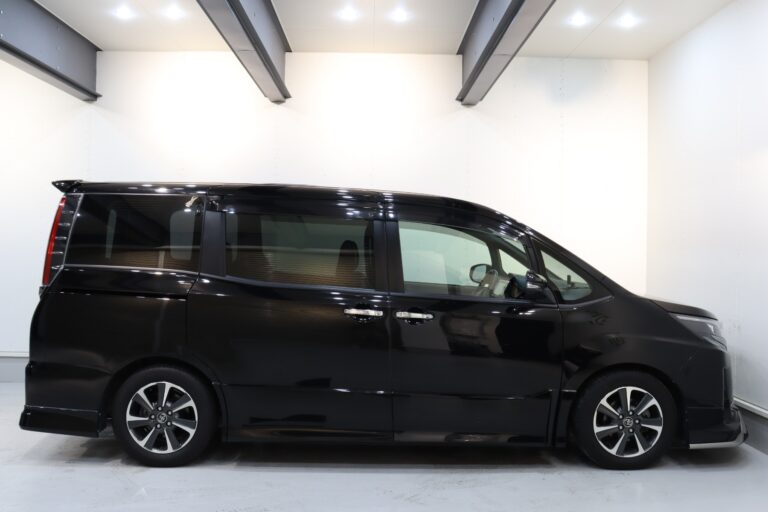 トヨタ 3代目ノア(80系)のデザイン　サイド