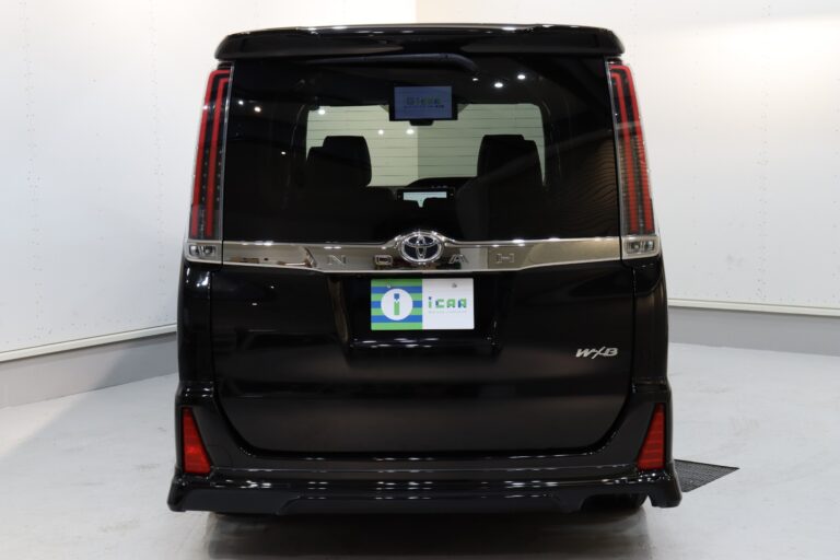 トヨタ 3代目ノア(80系)のデザイン　リア