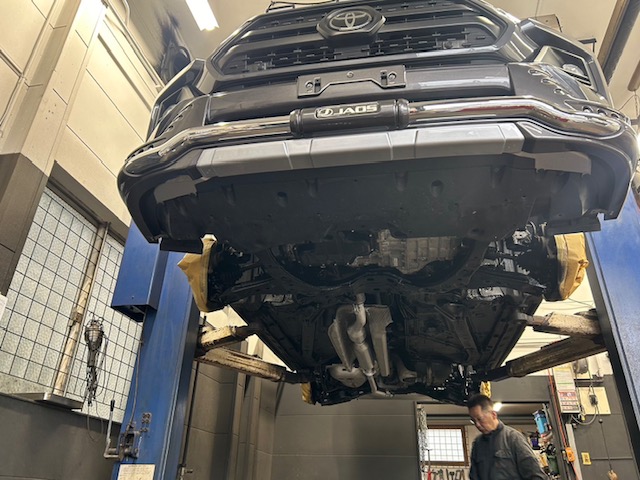 徹底解説】車にサビができたらどうする？放置はNG！ | ミニバン専門店