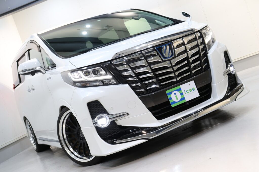 トヨタアルファード30系前期とライバル車の比較をご紹介！