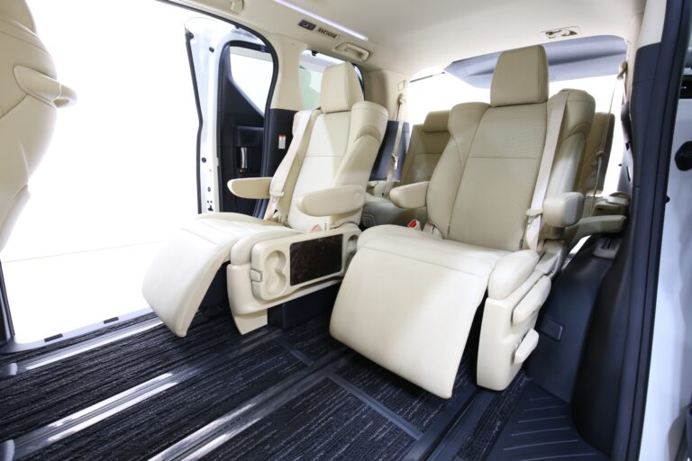 アルファードハイブリッドG（2018年式）2列目