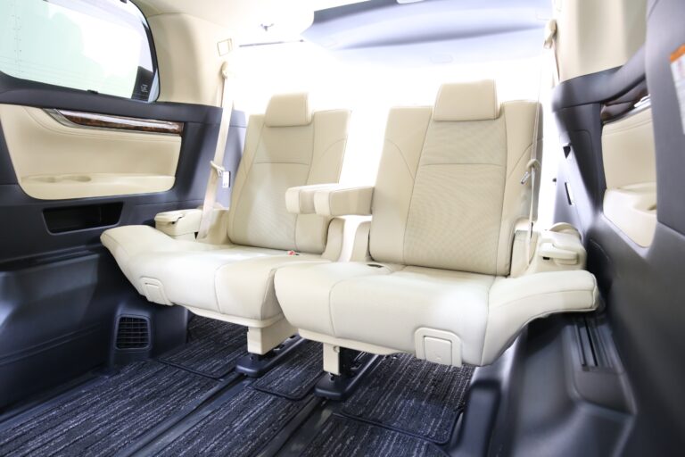 アルファードハイブリッドG（2018年式）3列目
