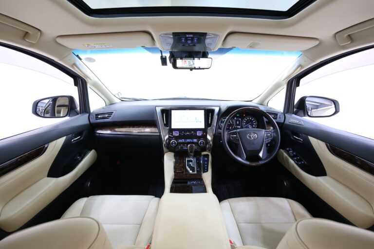 アルファードハイブリッドG（2018年式）内装