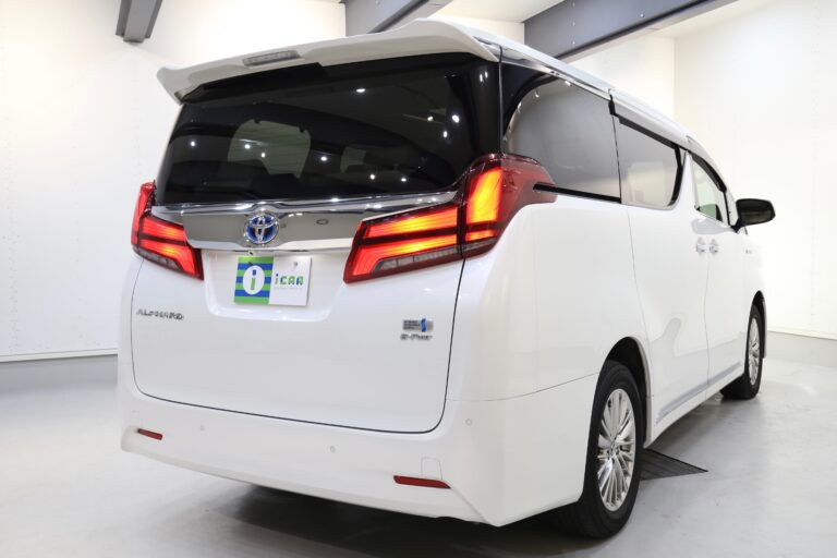 アルファードハイブリッドG（2018年式）リア