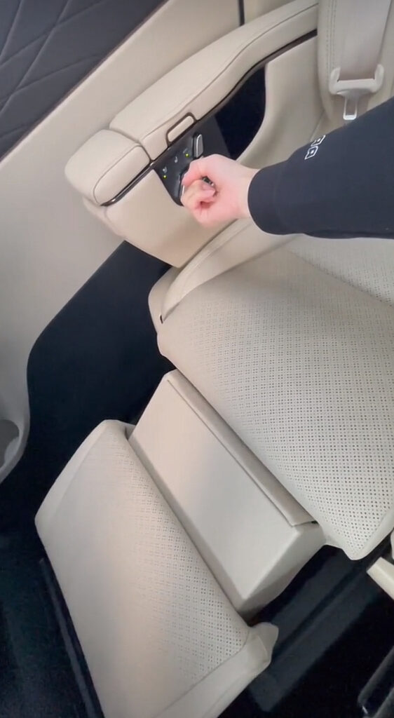 オットマン(伸縮機構)