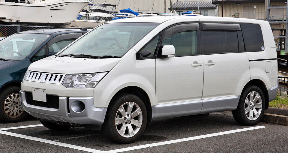 前モデルのデリカD5 新旧比較】三菱 デリカD:5の新型・旧型の違いを紹介！ | ミニバン専門